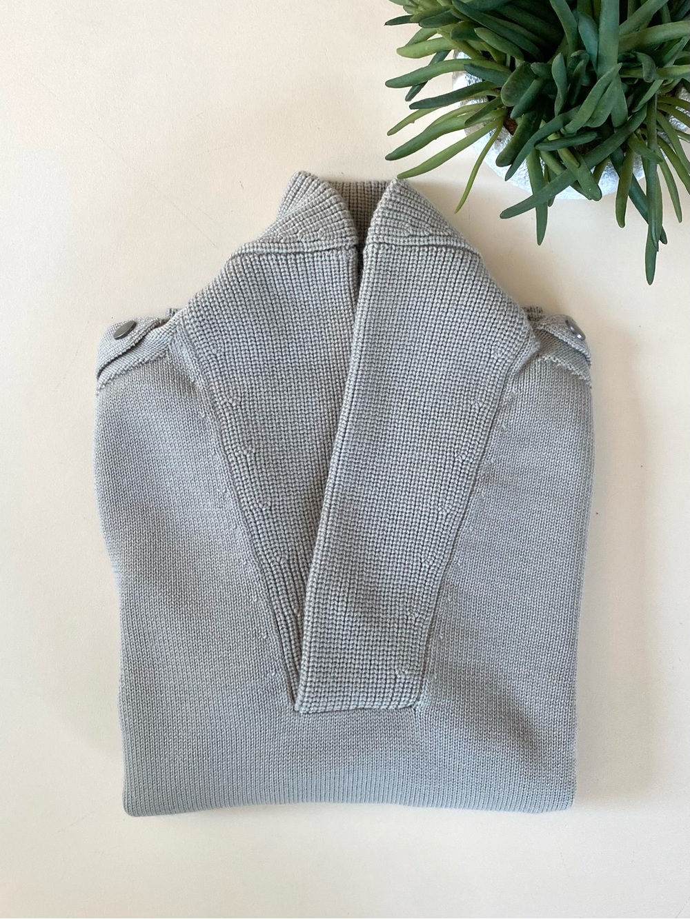 BANANA REPUBLIC - 100% Wool Tan Sweater Size Small - Picture 3 of 16